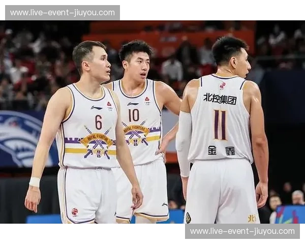 巅峰博弈，一触即发：当北控的坚韧遇上深圳的灵动，谁才是CBA真正的硬骨头？
